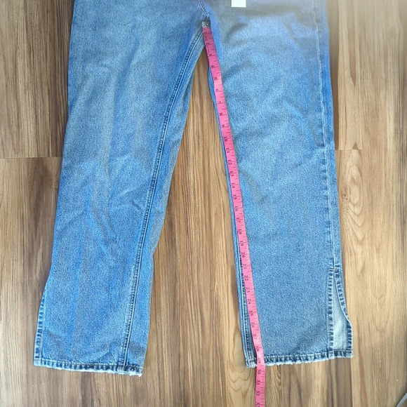 NWT Vigoss Straight Leg Light Wash Jeans, US 31 - Picture 3 of 5